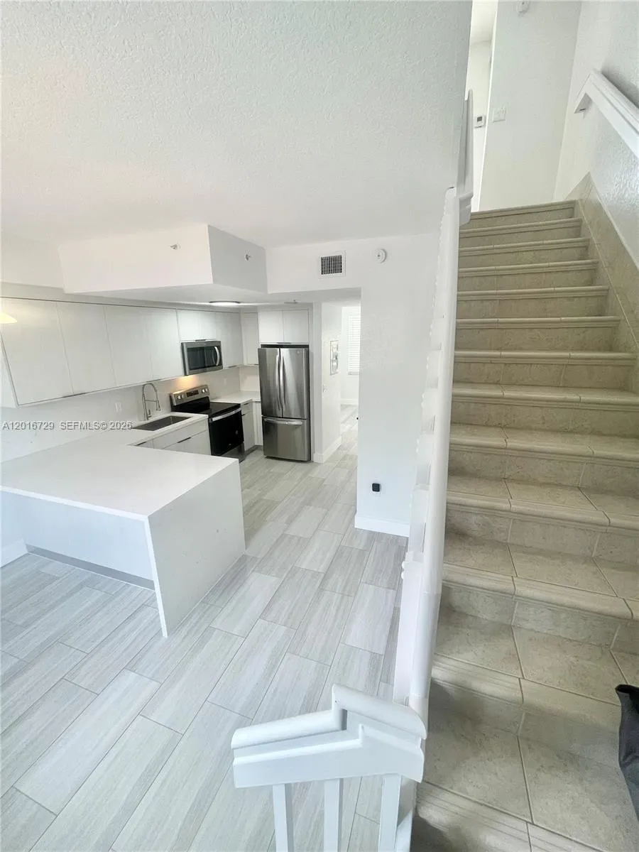 77 E 4th St # A212, Hialeah FL 33010