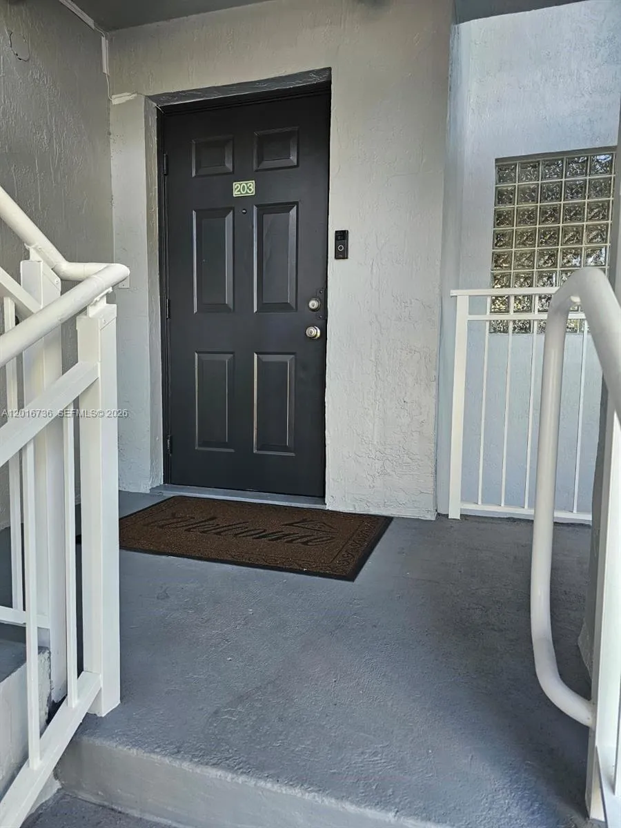 9610 NW 2nd St # 203, Pembroke Pines FL 33024