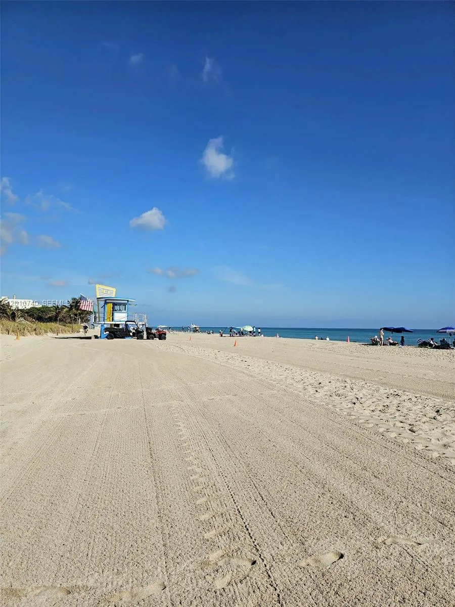 5300 Washington St # J216, Hollywood FL 33021