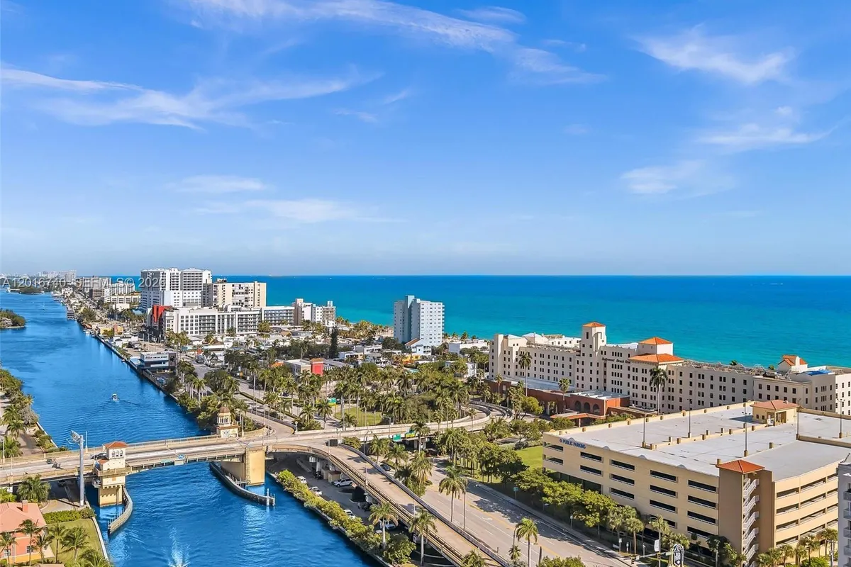 5300 Washington St # J216, Hollywood FL 33021