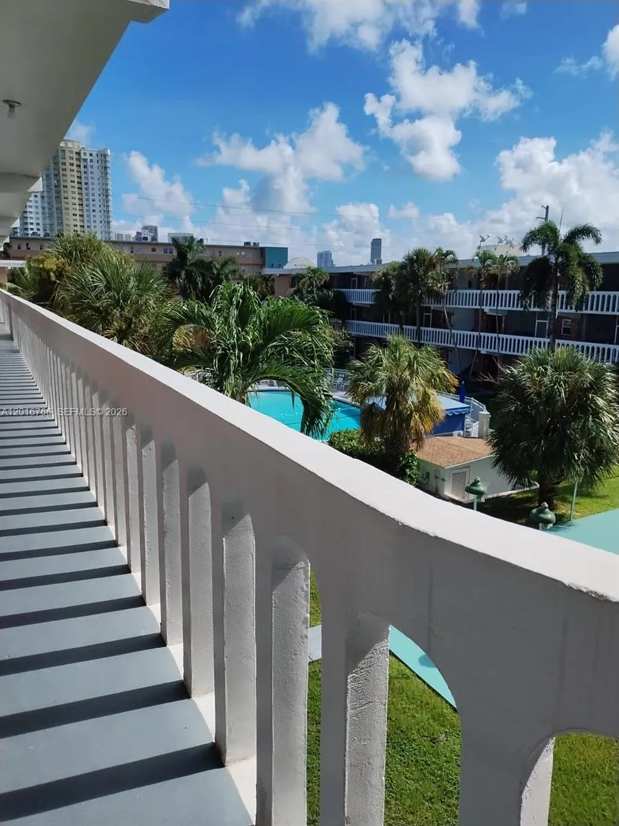 201 NE 14th Ave # 10C, Hallandale Beach FL 33009