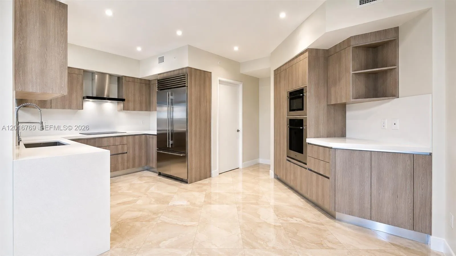 737 Crandon Blvd # 402, Key Biscayne FL 33149