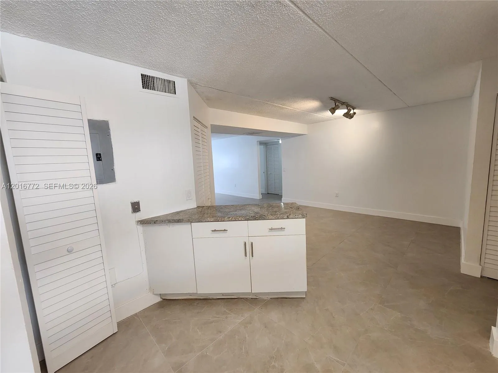 6065 NW 186th St # 208, Hialeah FL 33015