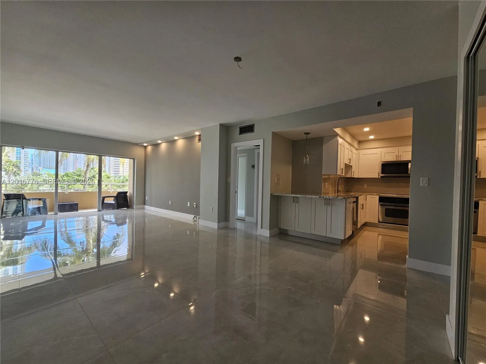 1985 S Ocean Dr # 2K, Hallandale Beach FL 33009