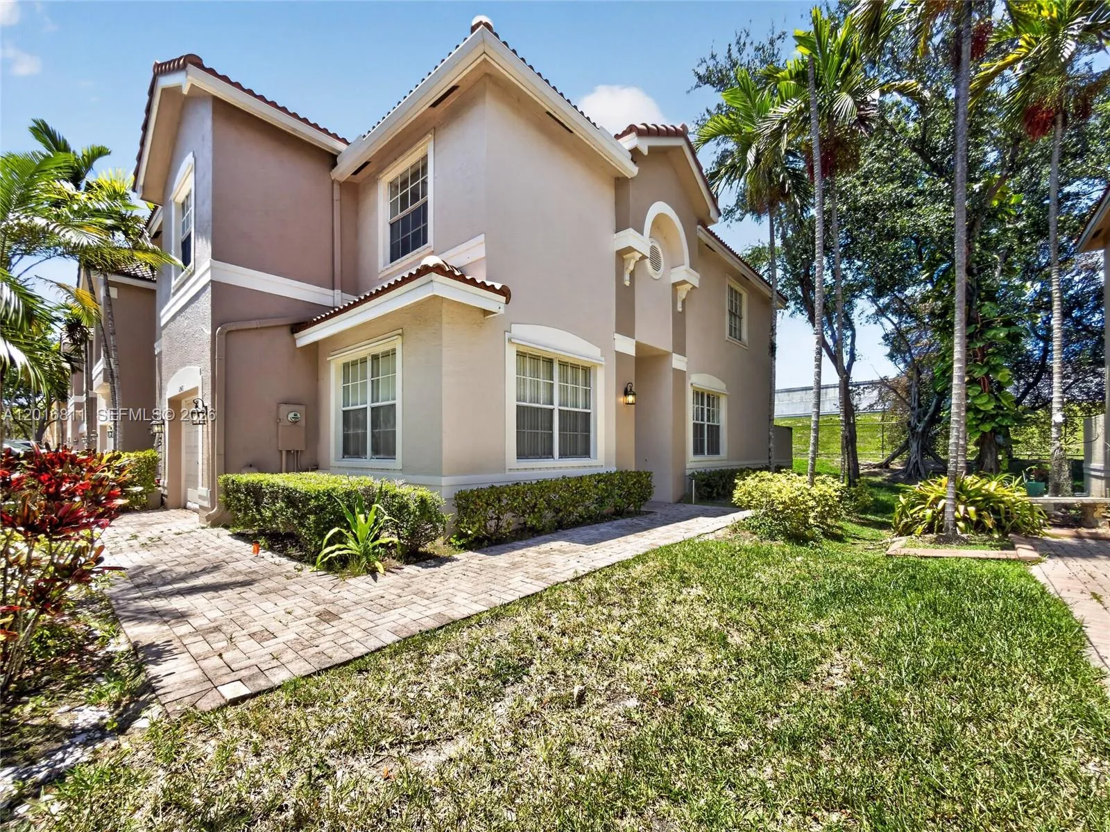 12415 SW 42nd St, Miramar FL 33027