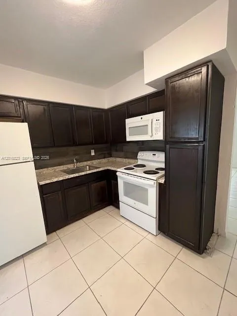 901 SW 4th Ter, Hallandale Beach FL 33009