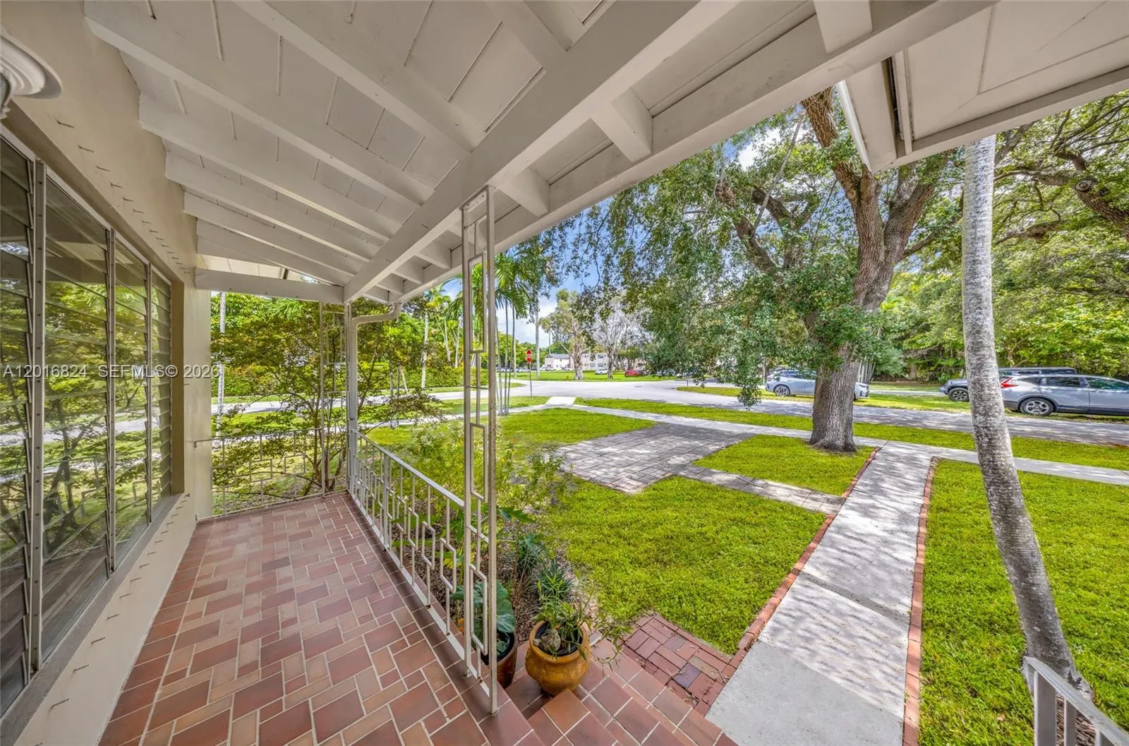 400 Morningside Dr, Miami Springs FL 33166