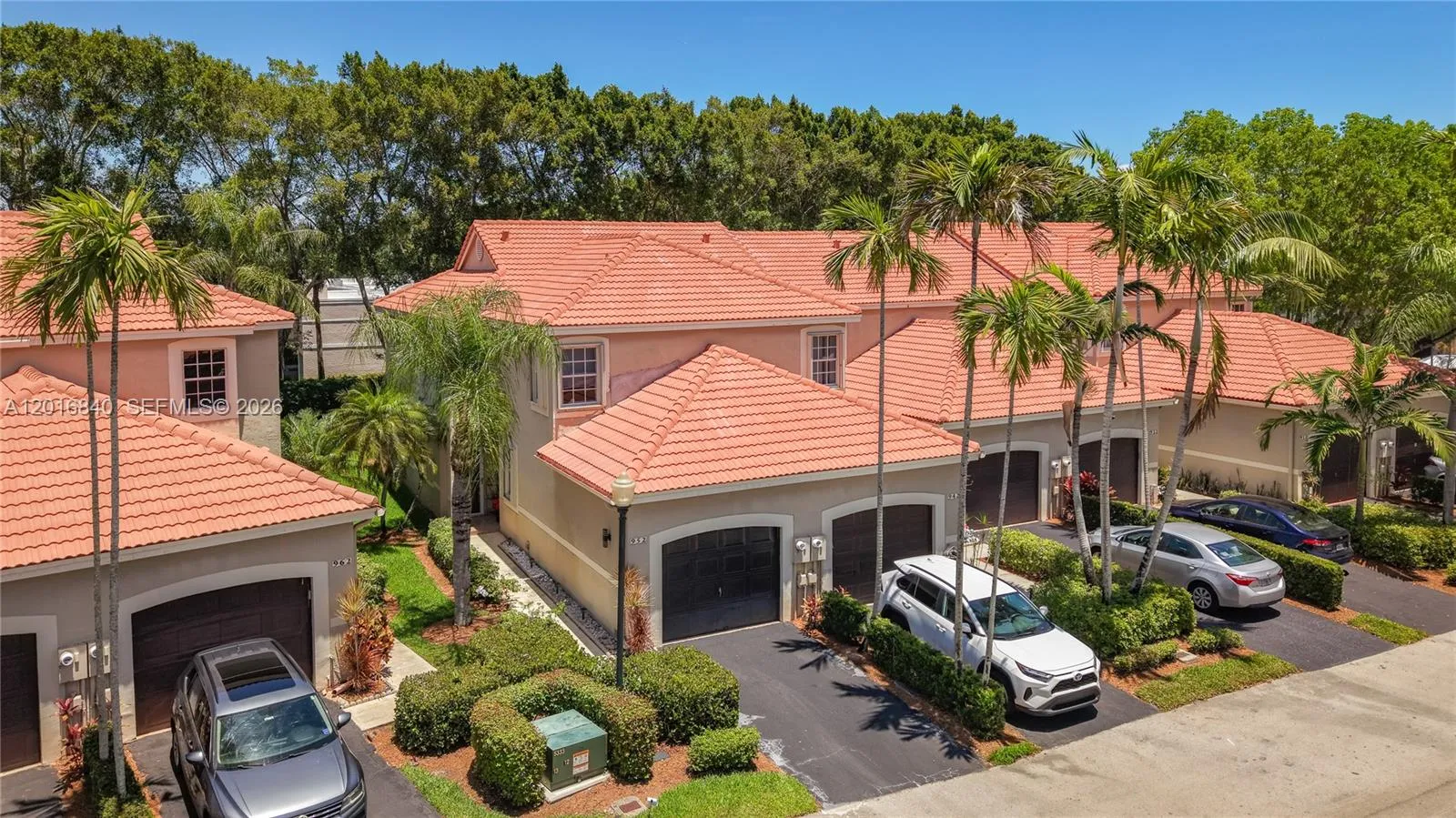 952 Sevilla Cir, Weston FL 33326