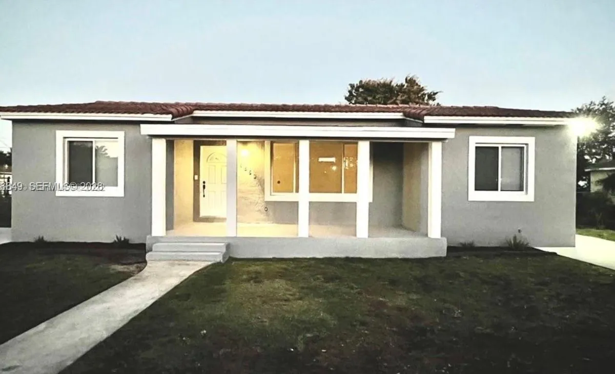 9553 NW 26th Ave, Miami FL 33147