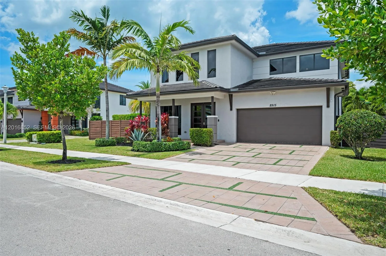 8915 NW 161st Ter, Miami Lakes FL 33018