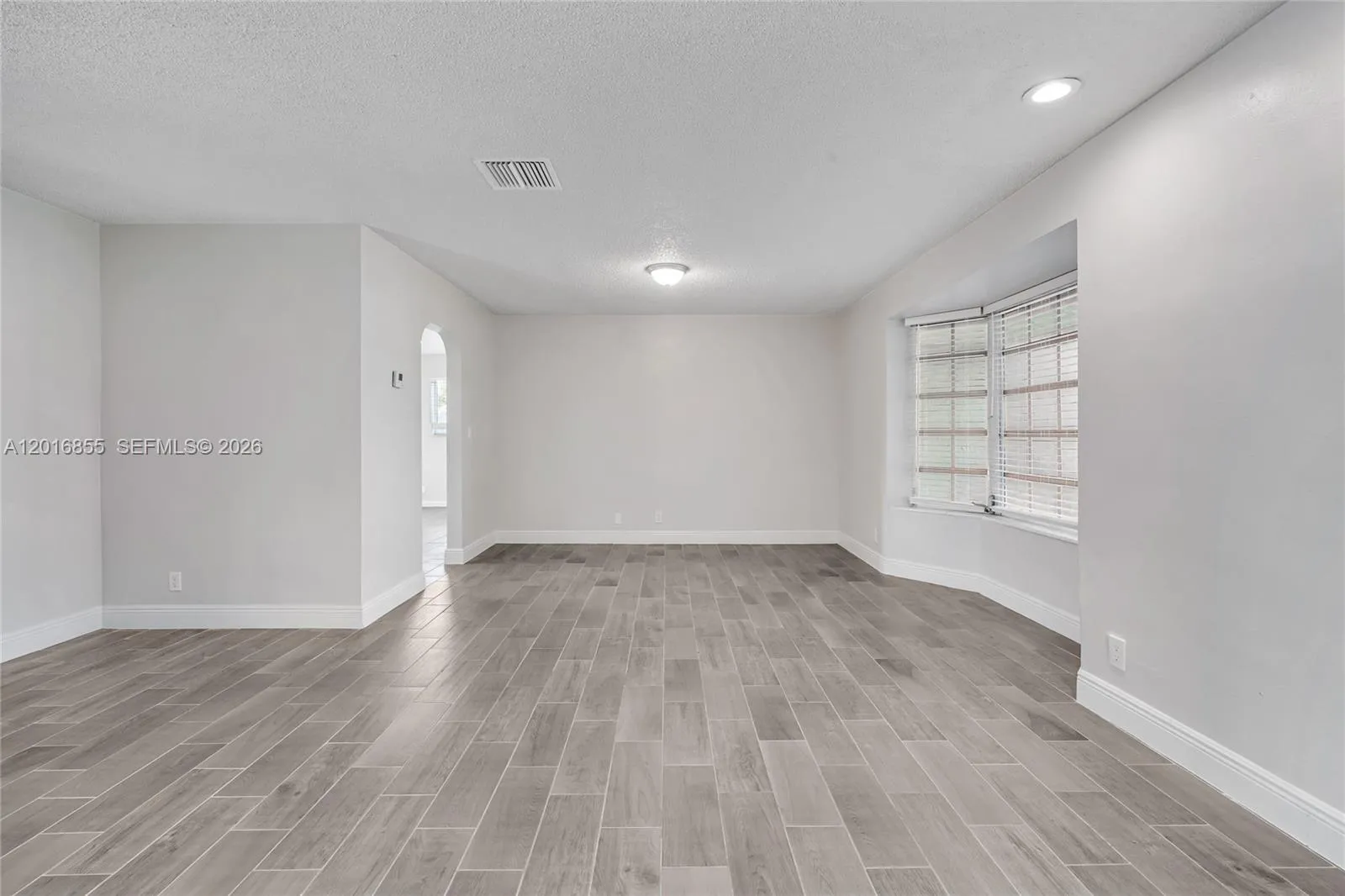 4301 NW 35th Ave, Lauderdale Lakes FL 33309