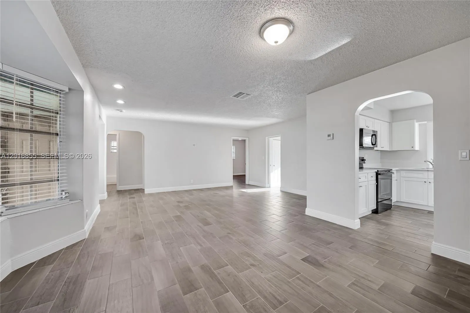 4301 NW 35th Ave, Lauderdale Lakes FL 33309