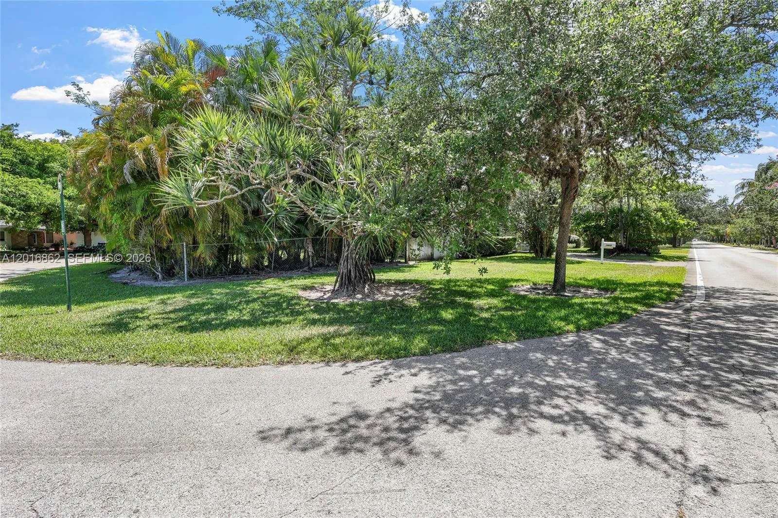 7800 SW 132nd St, Pinecrest FL 33156