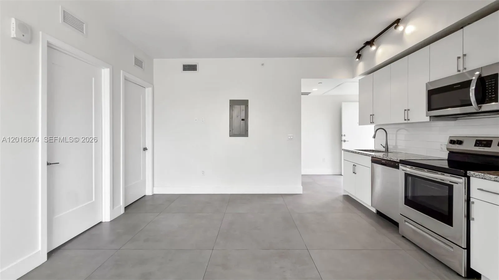 1536 NW 15th Ave # 206, Miami FL 33125