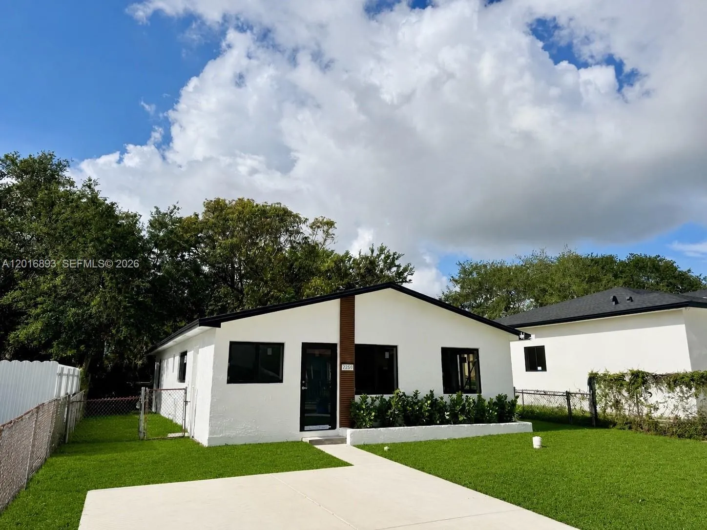2250 NW 170th St, Miami Gardens FL 33056