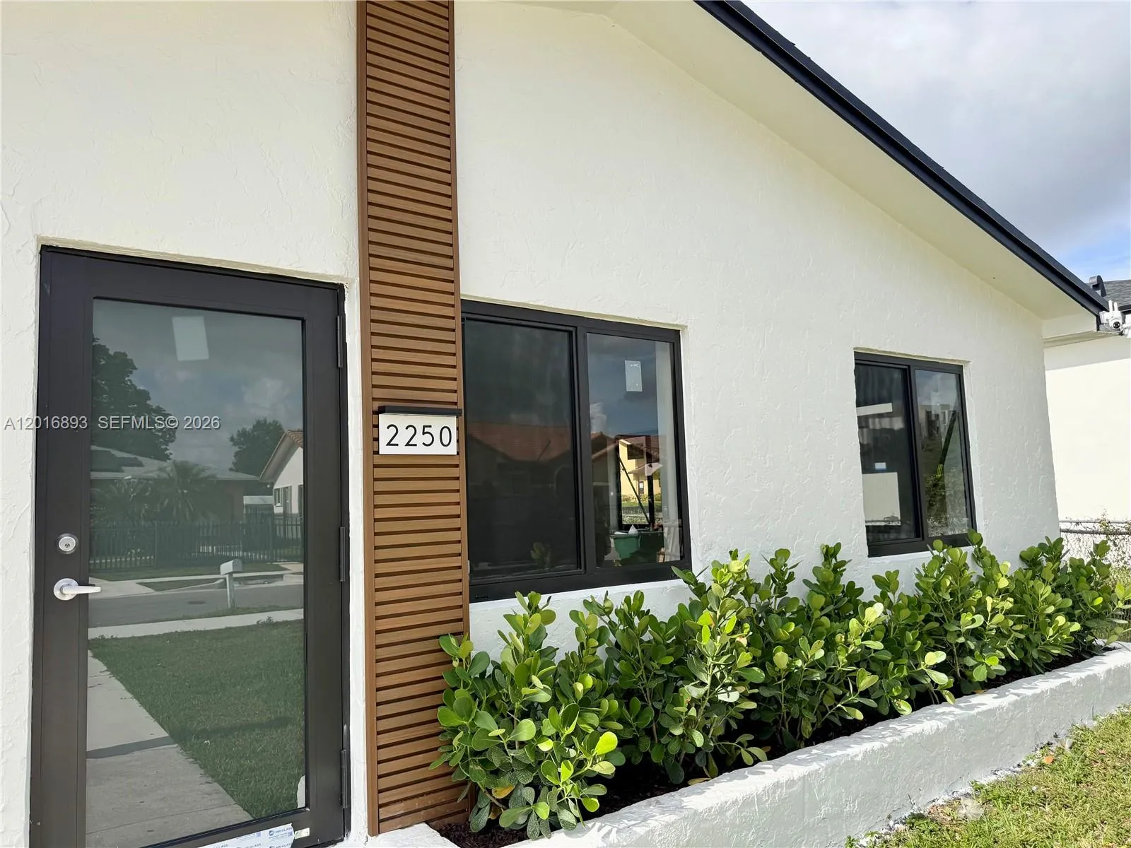 2250 NW 170th St, Miami Gardens FL 33056