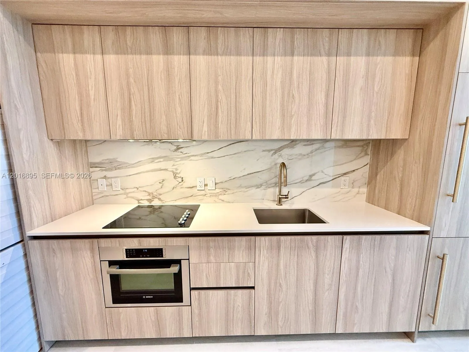 77 SE 5 st # 1213, Miami FL 33131