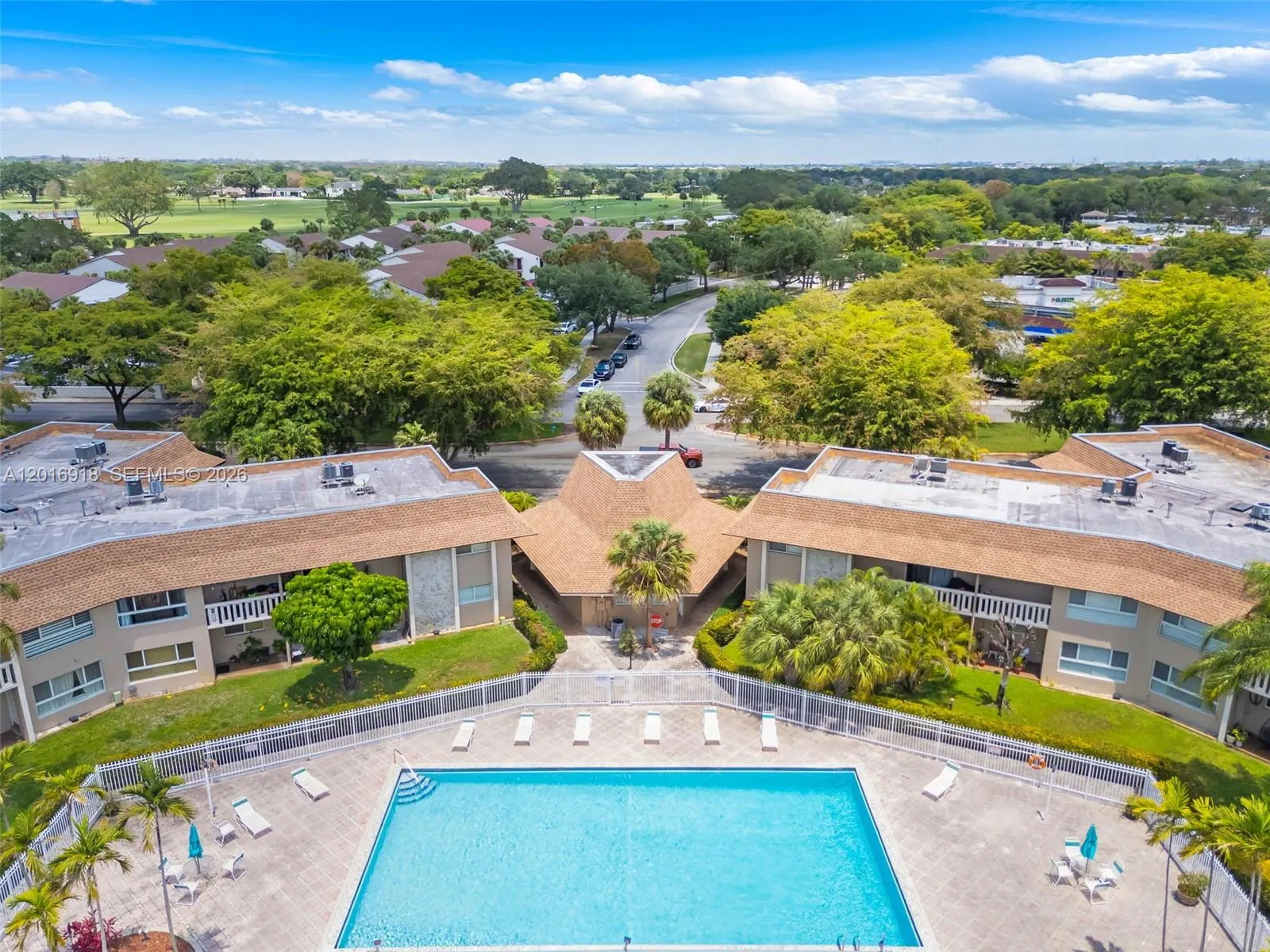 7400 Miami Lakes Dr # D205, Miami Lakes FL 33014