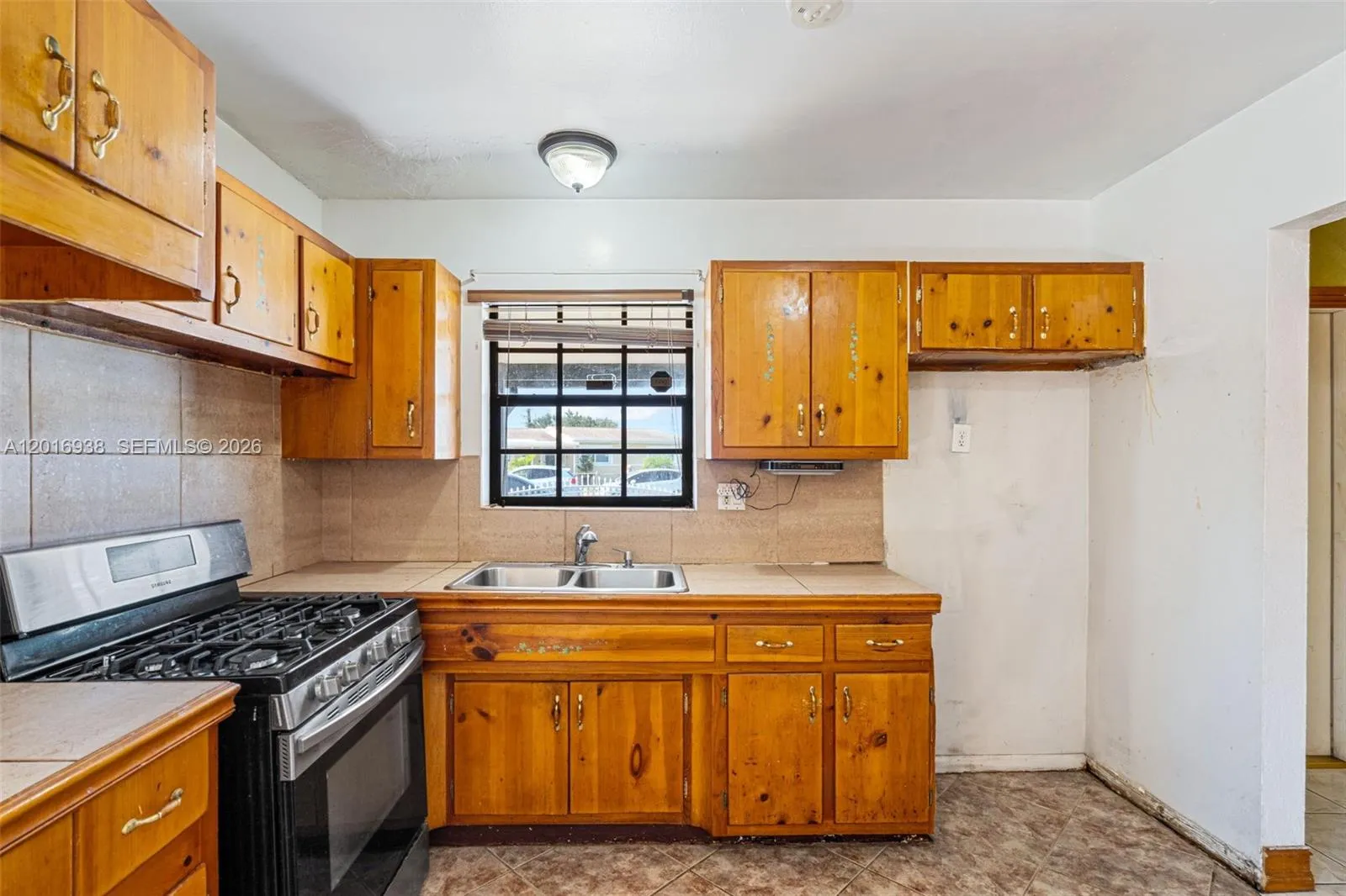2400 NW 181st Ter, Miami Gardens FL 33056