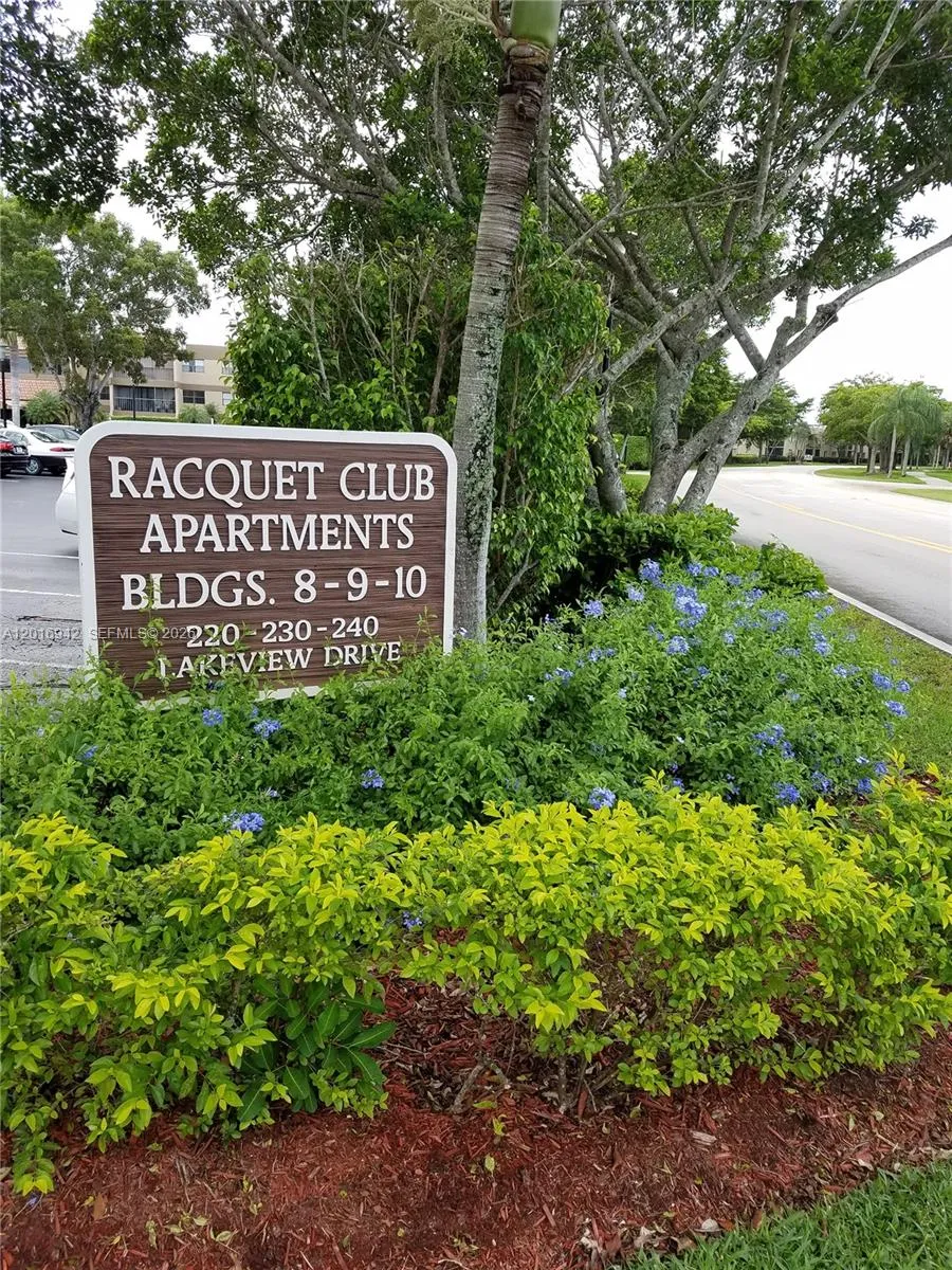 220 Lakeview Dr # 206, Weston FL 33326