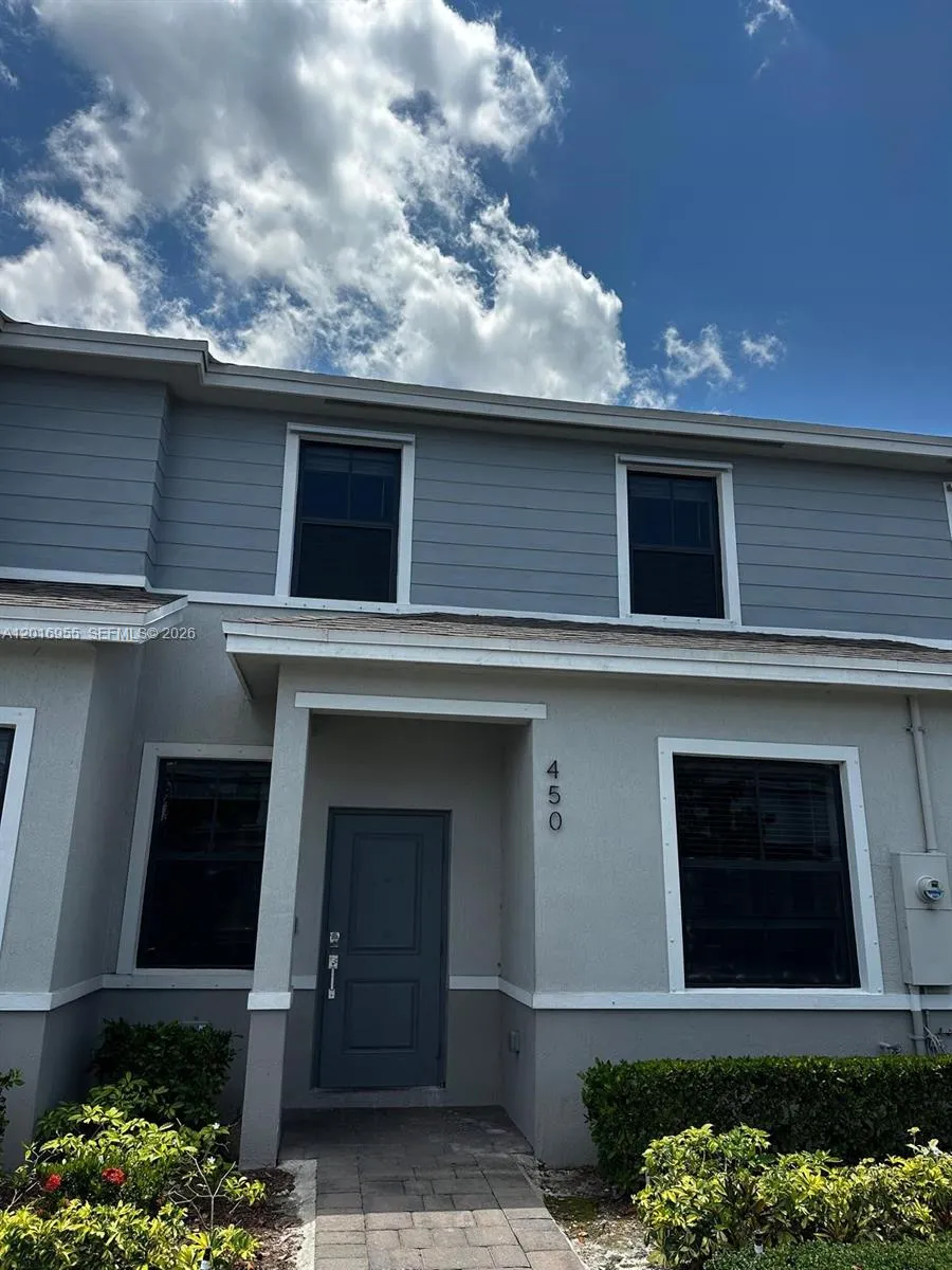 450 NE 12th St, Florida City FL 33034