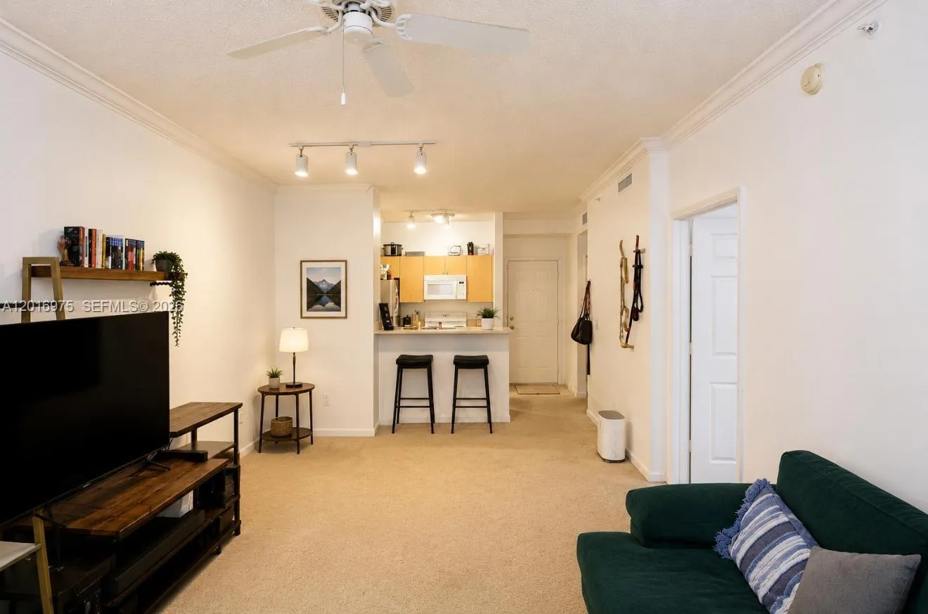 1919 Van Buren St # 115A, Hollywood FL 33020