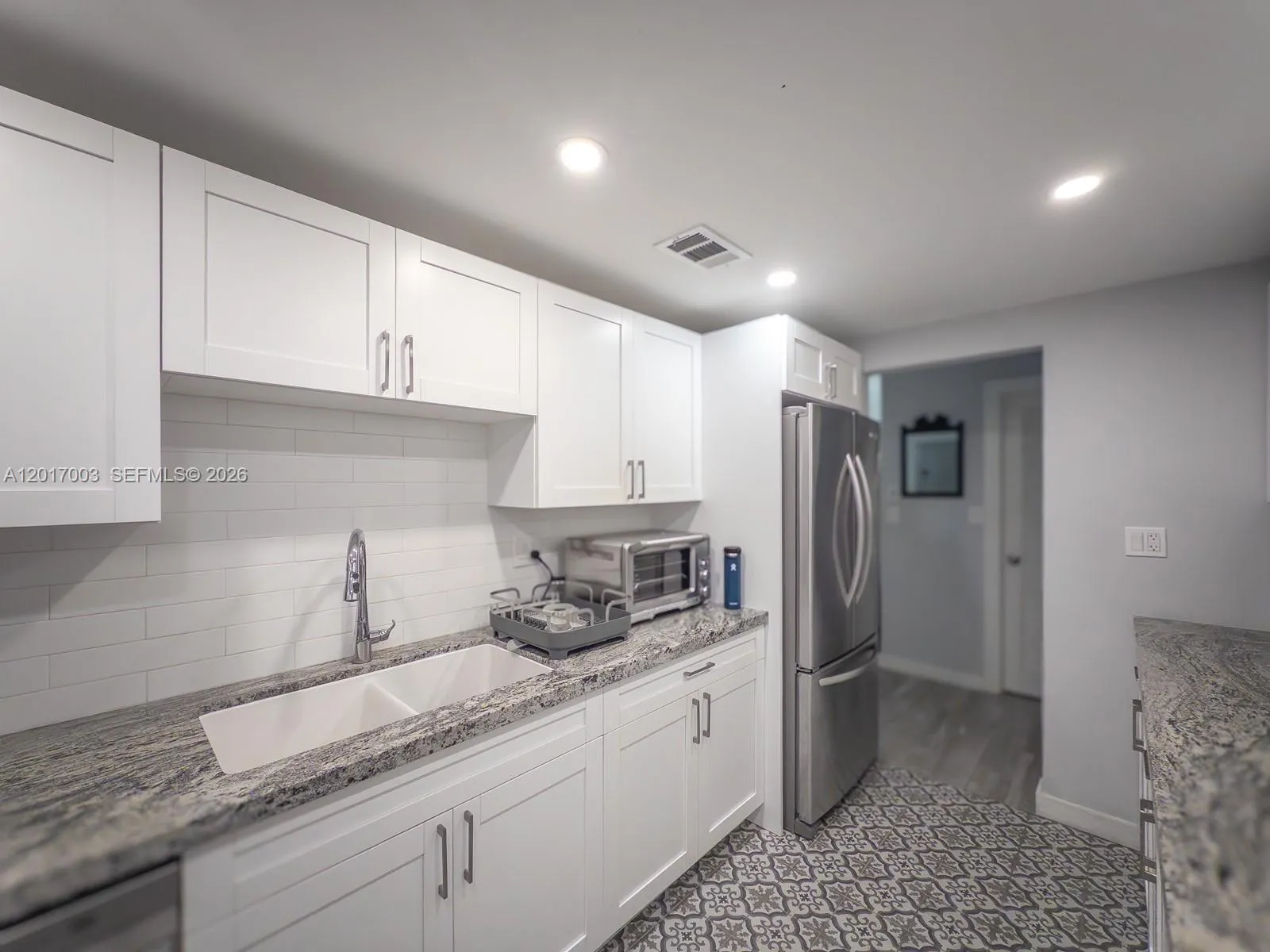 90 Edgewater Dr # 114, Coral Gables FL 33133