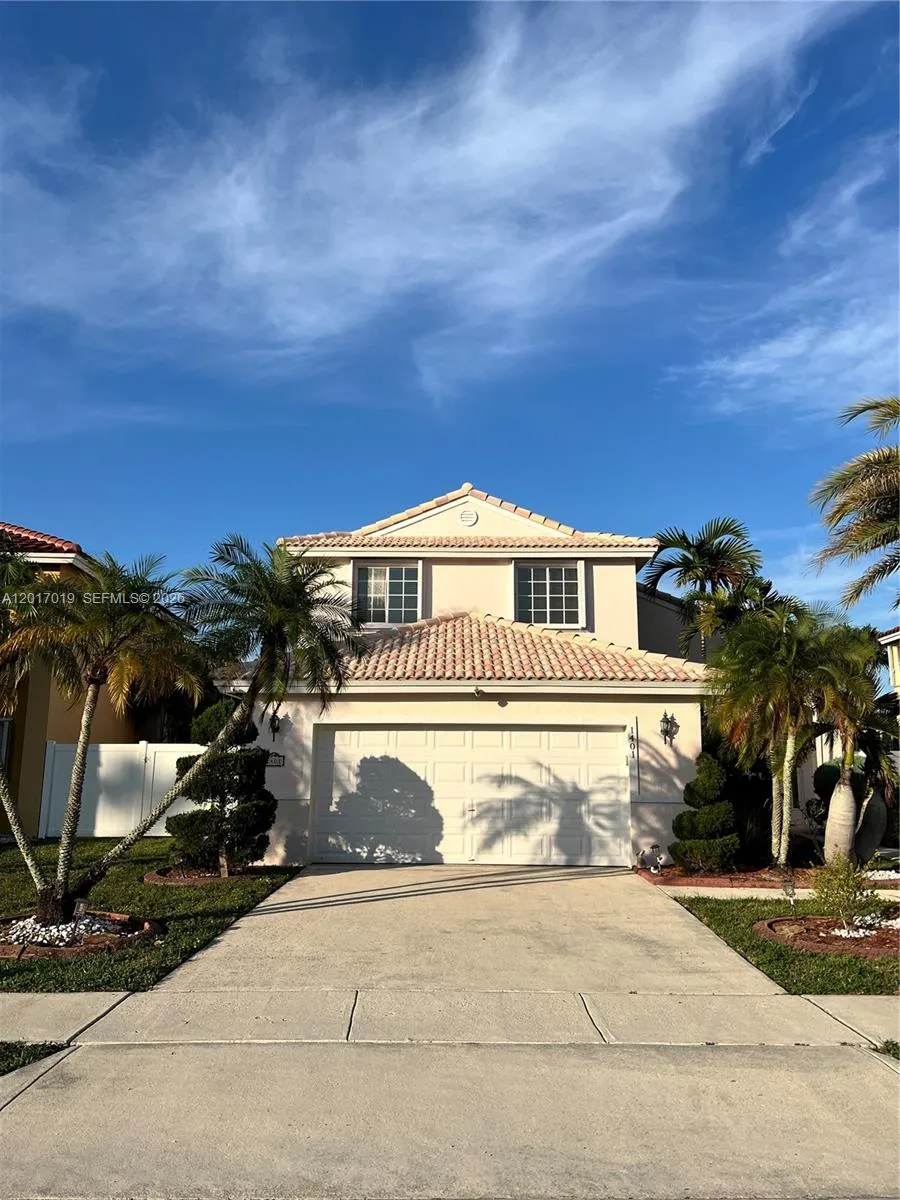4 bedroom 3 bath for sale at 1401 NW 187th Ave, Pembroke Pines FL 33029