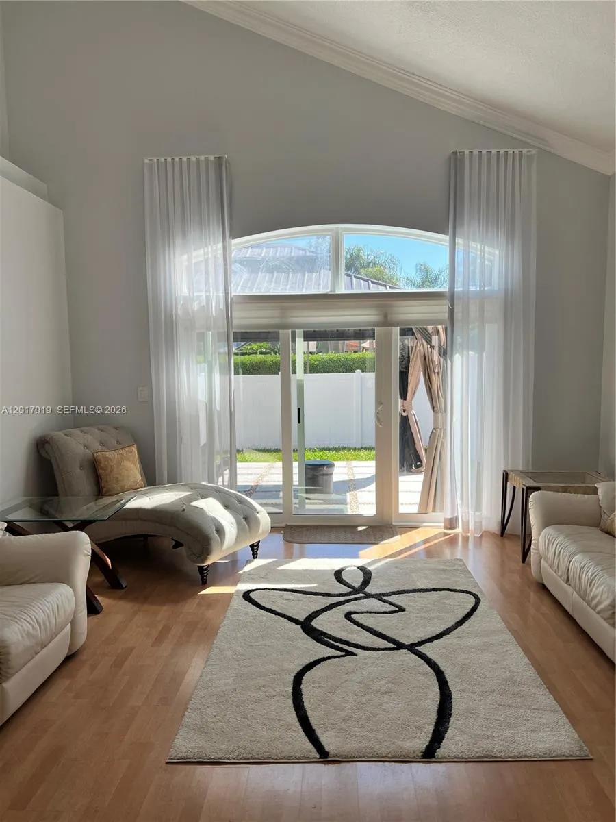 1401 NW 187th Ave, Pembroke Pines FL 33029