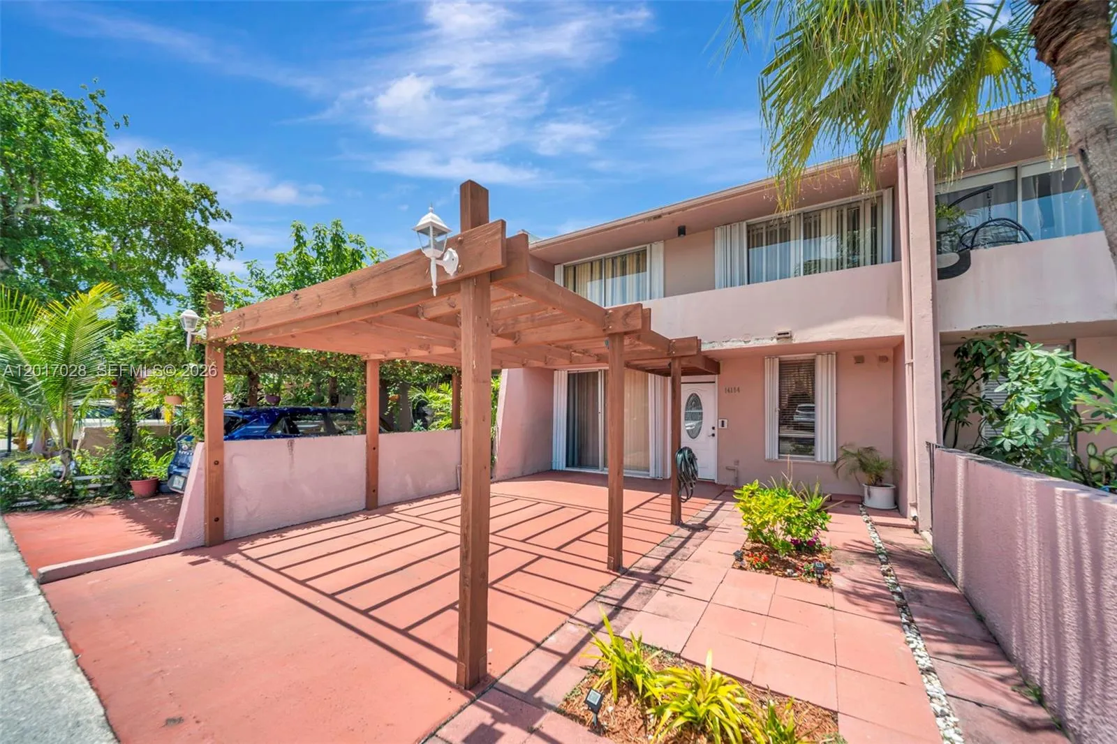 14154 Kendale Lakes Cir, Miami FL 33183