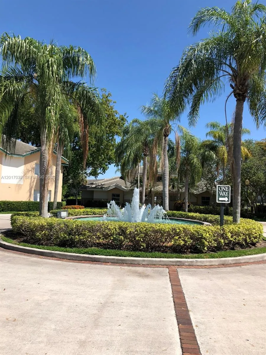 9855 Westview Dr # 723, Coral Springs FL 33076