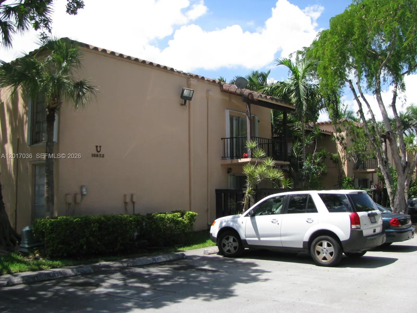 10832 N Kendall Dr # U11, Miami FL 33176