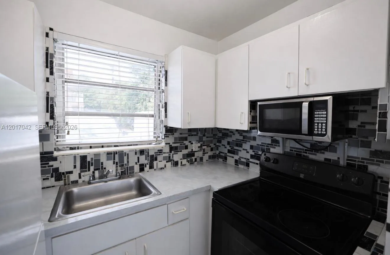 4381 W Flagler St # 3, Miami FL 33134