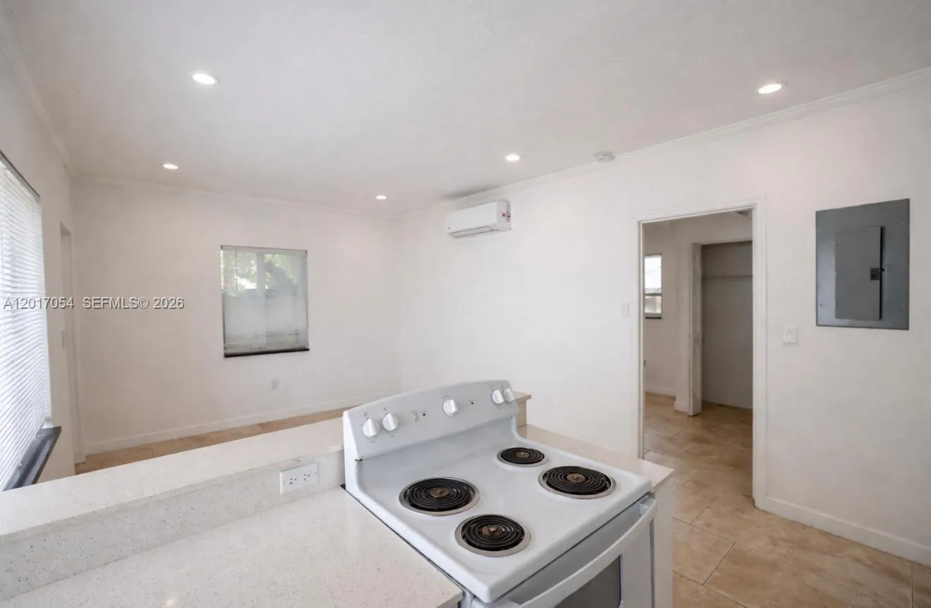 572 NE 67th St # 5, Miami FL 33138