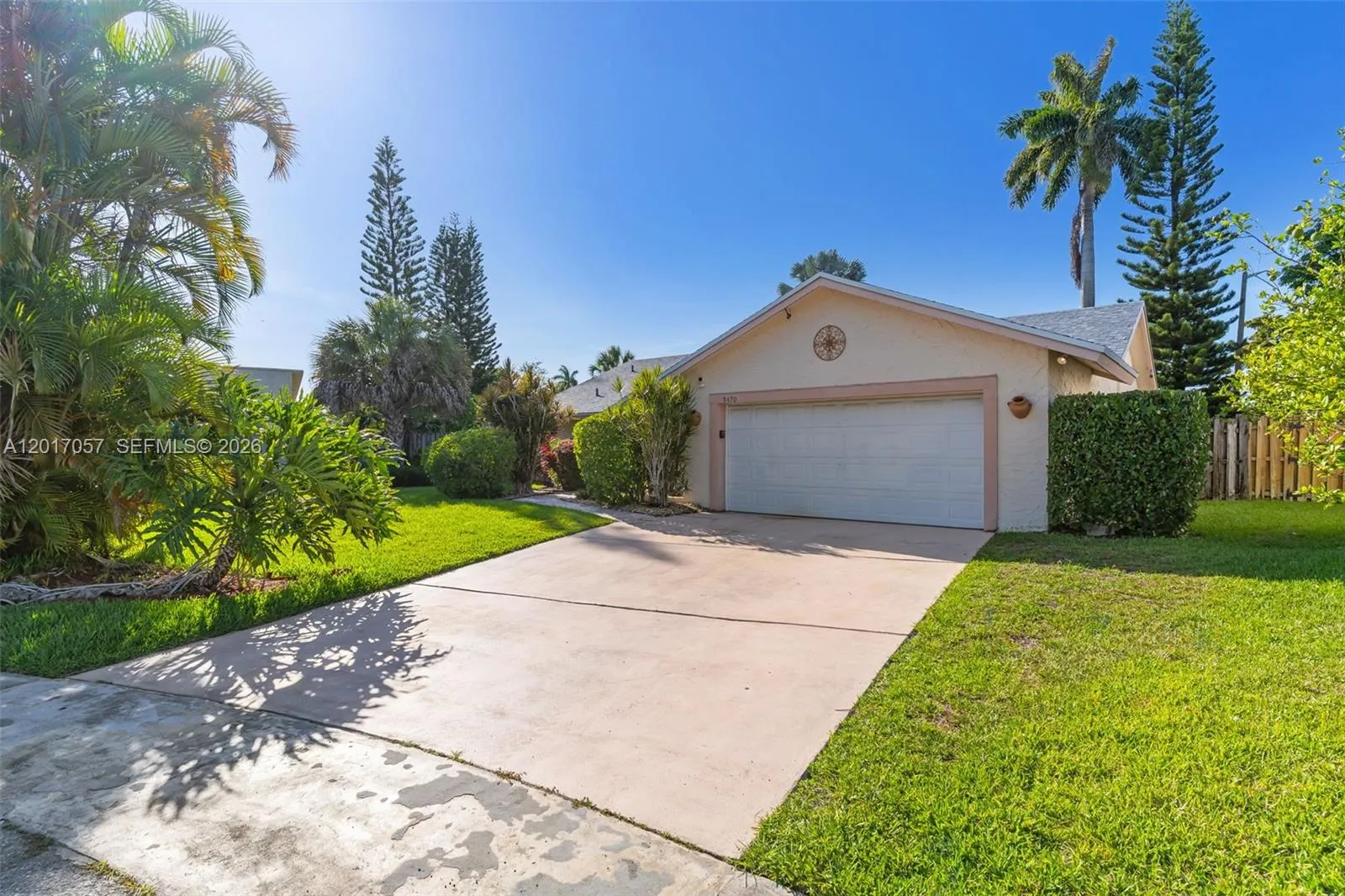 9470 NW 33rd Mnr, Sunrise FL 33351