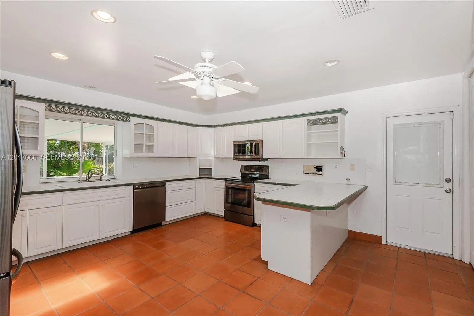 8751 SW 193rd Ter, Cutler Bay FL 33157