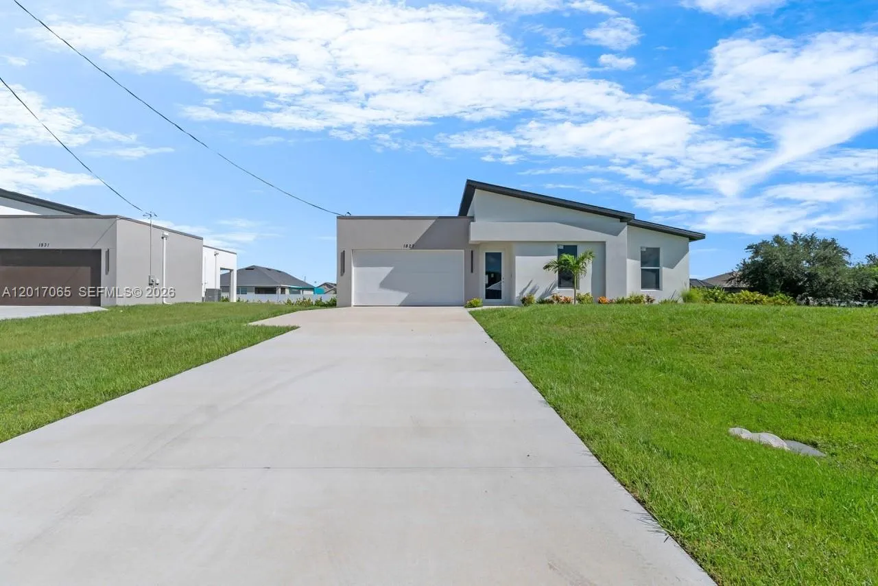 1827 EMBERS PARKWAY W, Cape Coral FL 33993