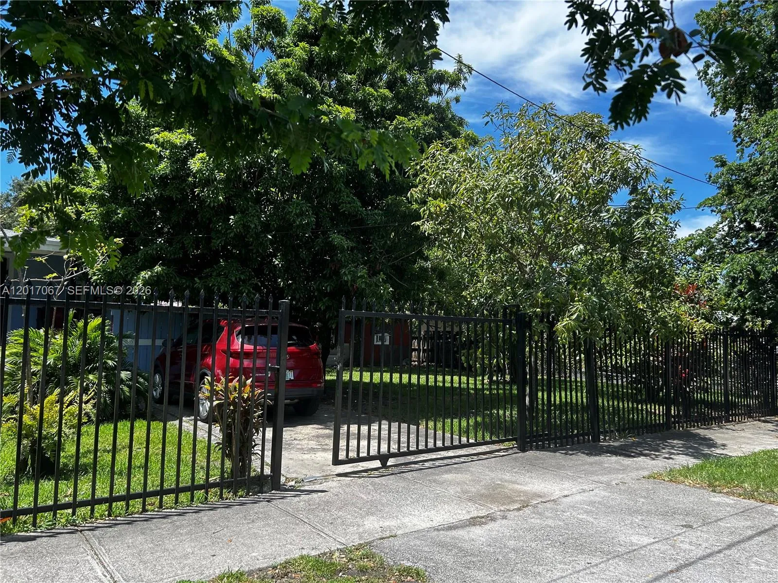 3102 NW 31st St, Miami FL 33142