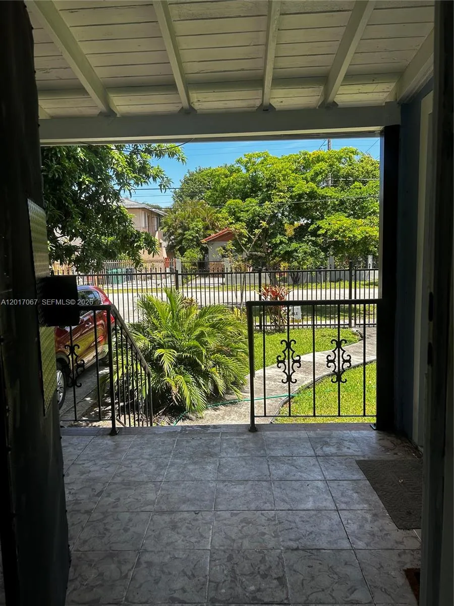 3102 NW 31st St, Miami FL 33142