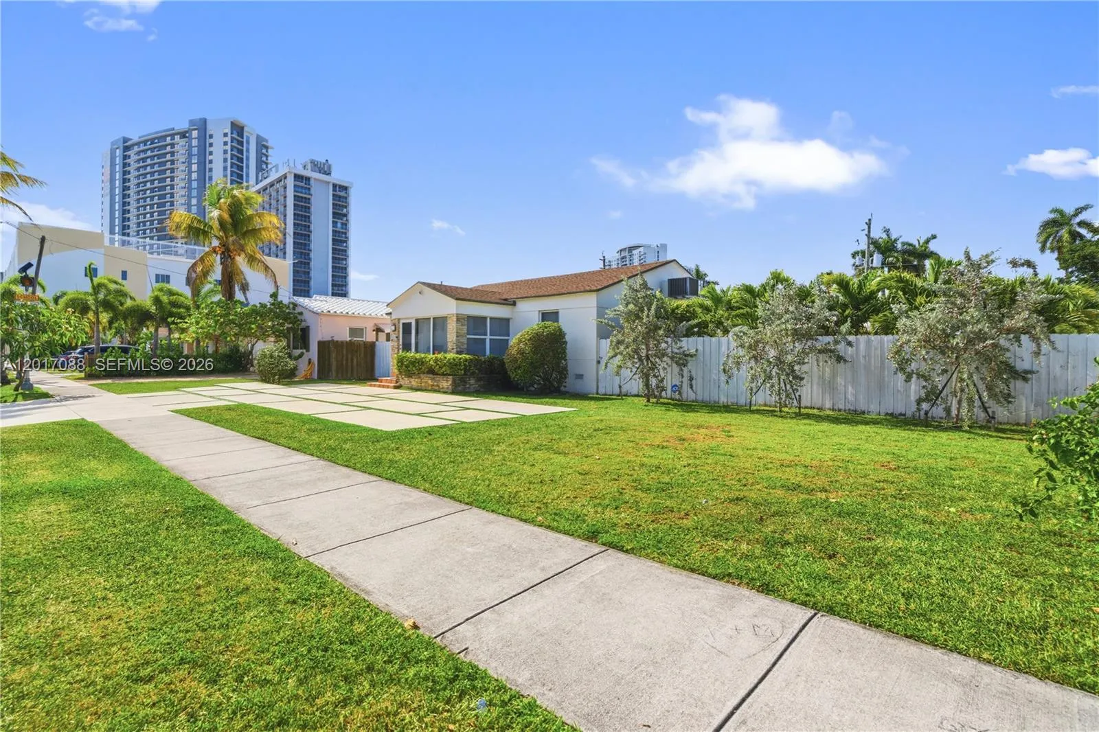 1639 Van Buren St, Hollywood FL 33020