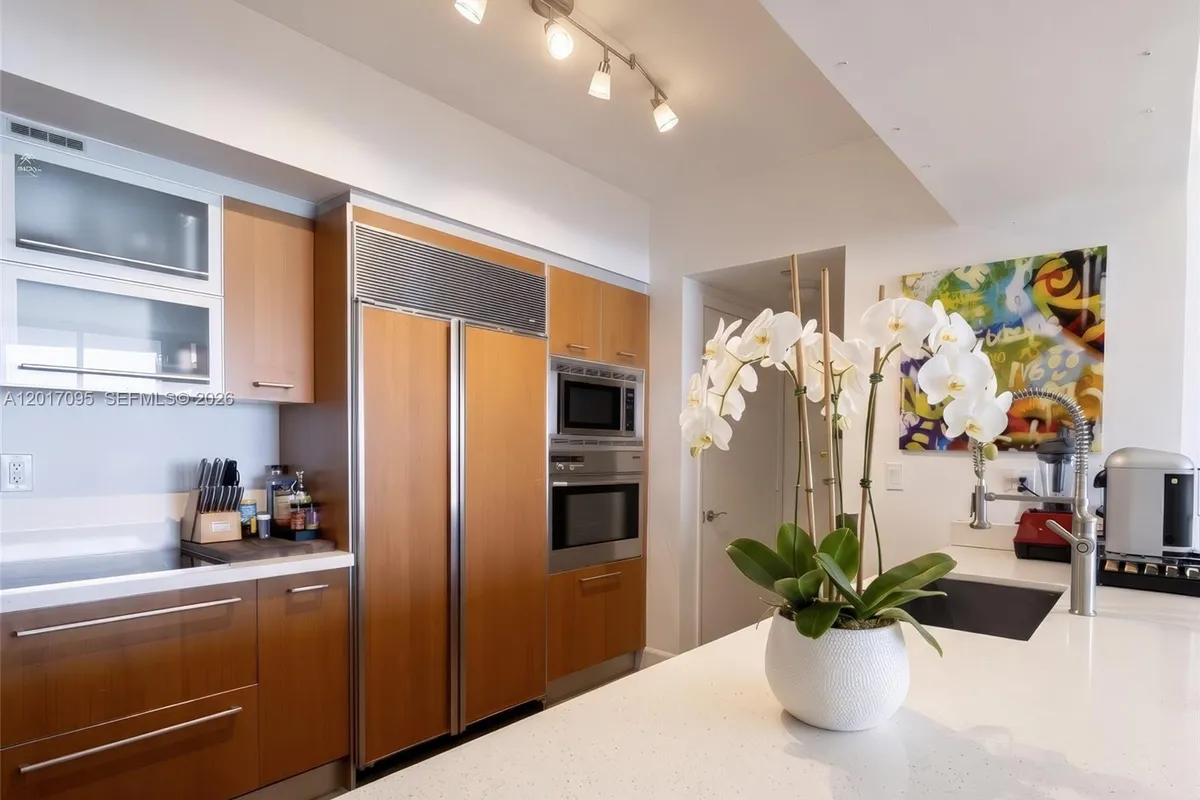 400 Alton Rd # 1709, Miami Beach FL 33139