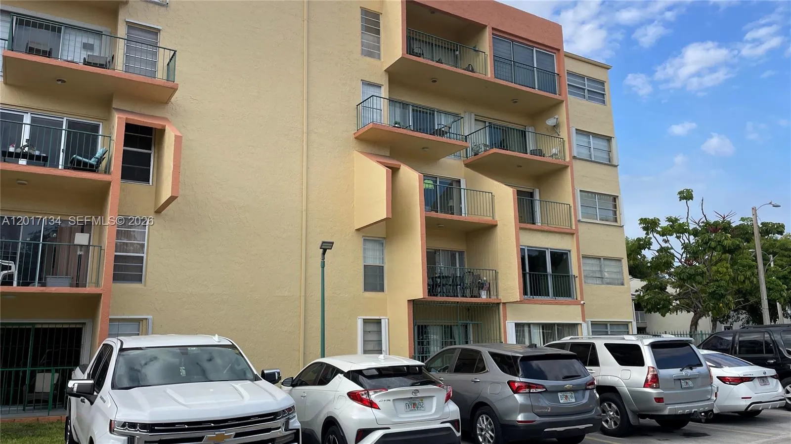 1975 W 44th Pl # 405, Hialeah FL 33012