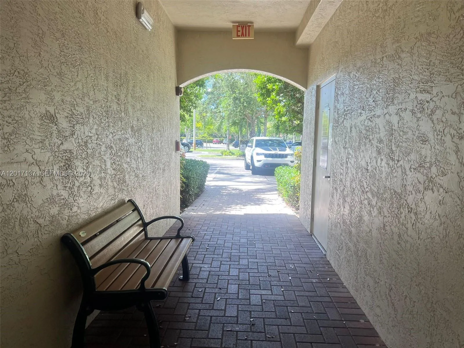 3500 Oaks Clubhouse Dr # 211, Pompano Beach FL 33069