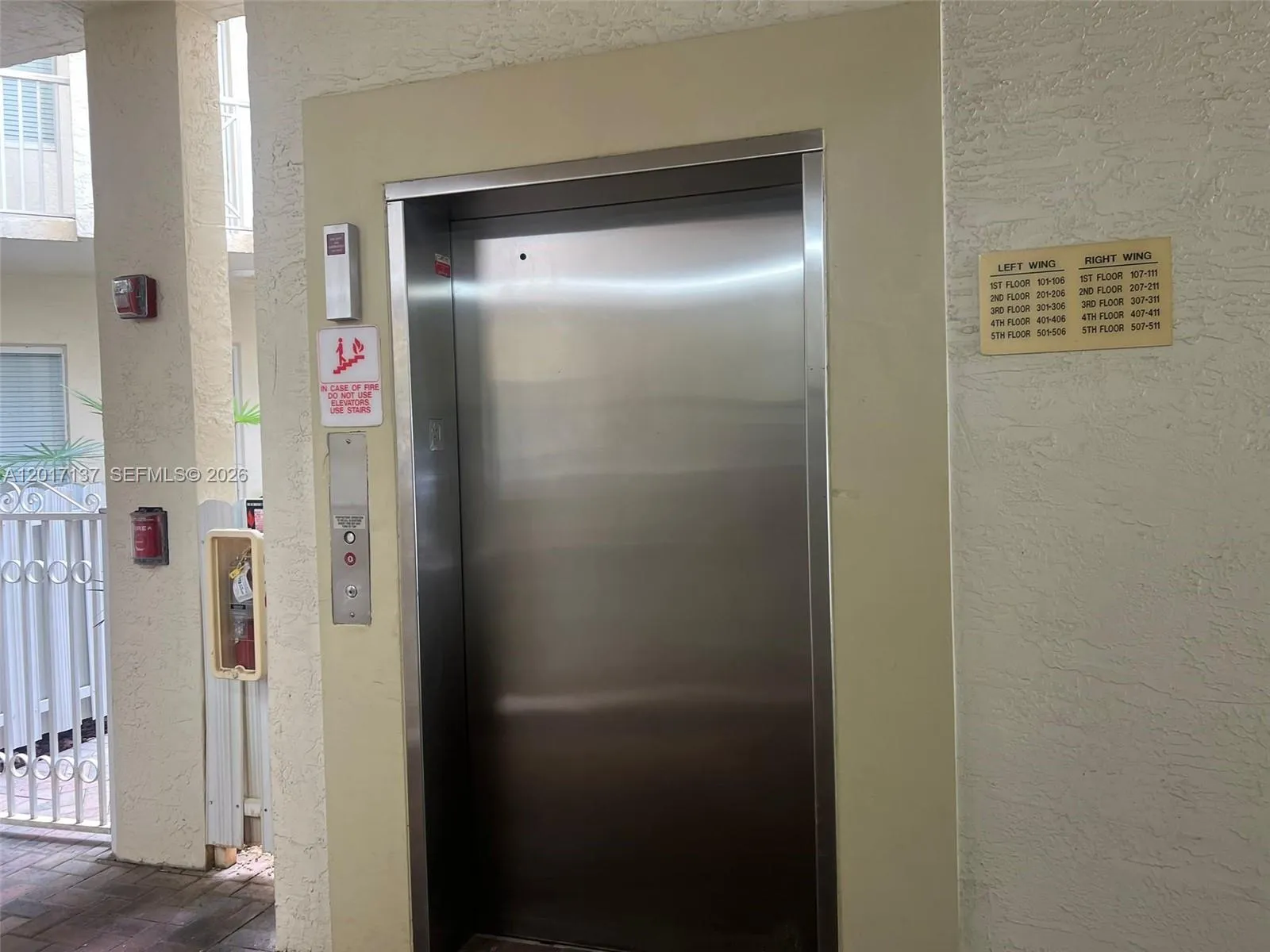 3500 Oaks Clubhouse Dr # 211, Pompano Beach FL 33069