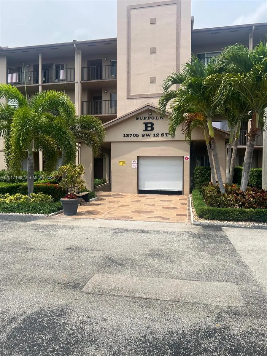 13705 SW 12th St # 208B, Pembroke Pines FL 33027