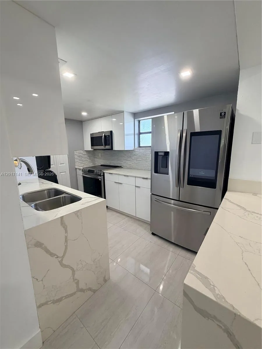13850 SW 62nd St # 303, Miami FL 33183