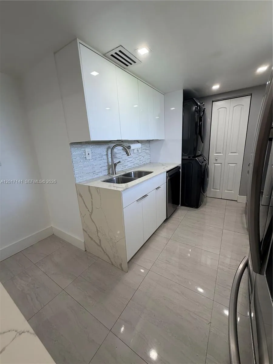13850 SW 62nd St # 303, Miami FL 33183