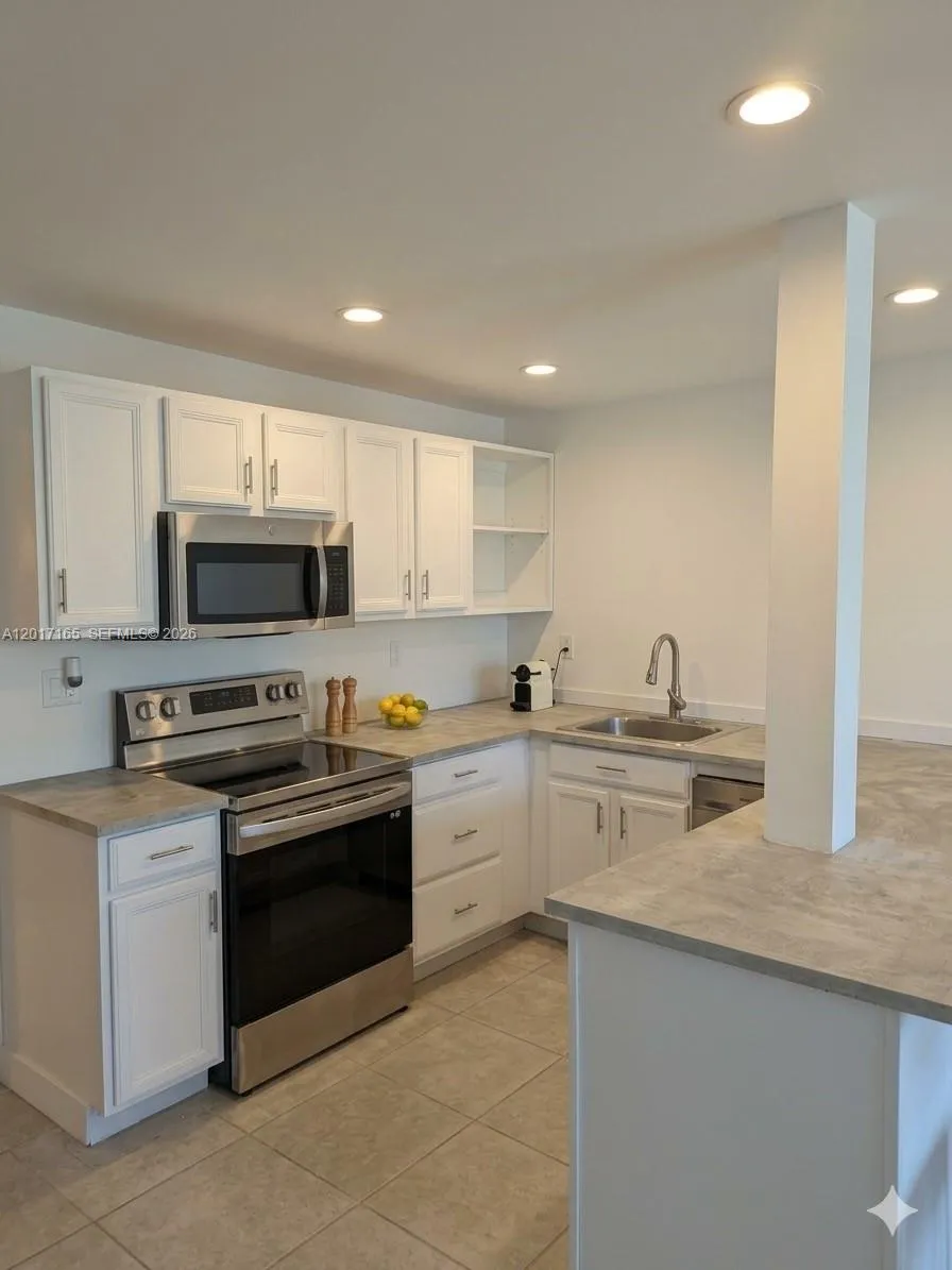 926 Michigan Ave # 4, Miami Beach FL 33139