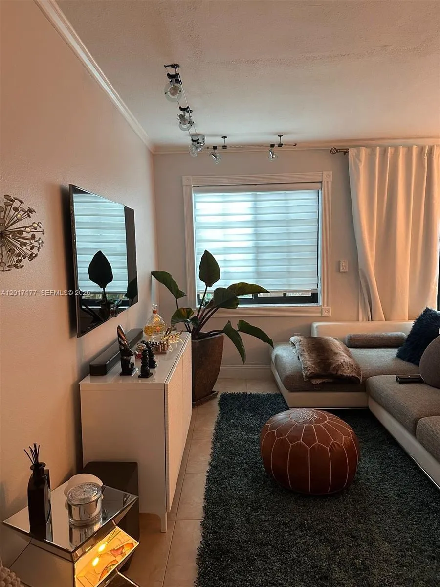1595 SW 122nd Ave # 5, Miami FL 33184