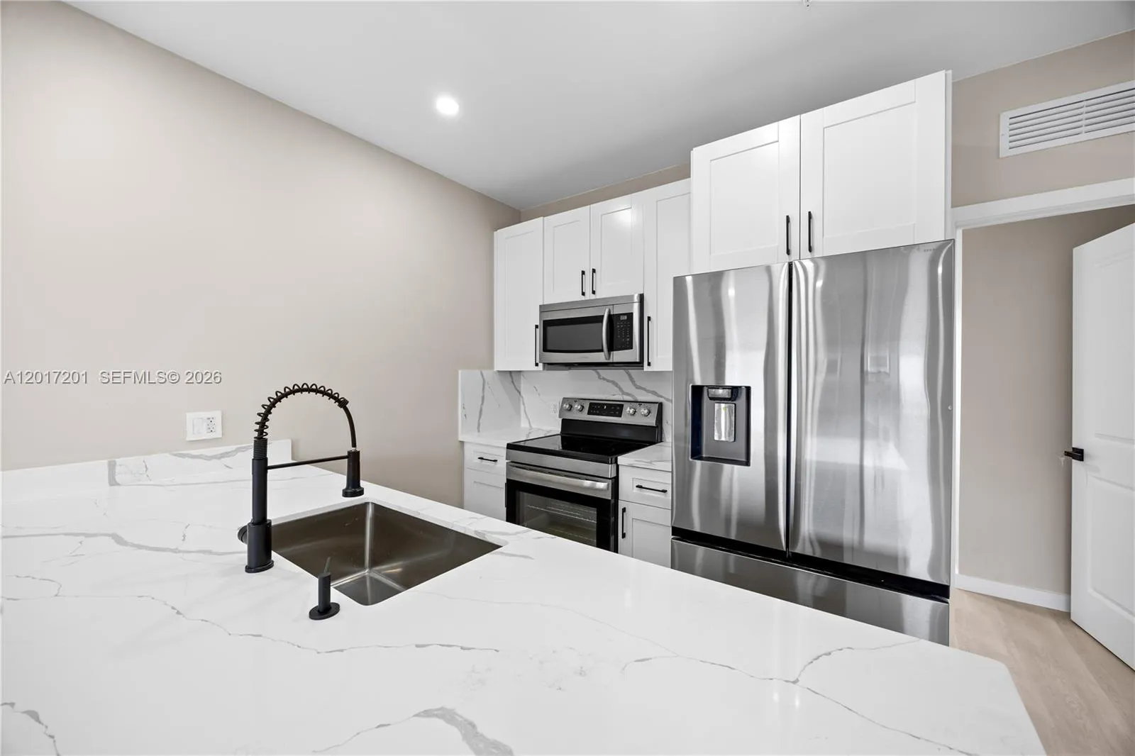 630 NE 166th St # 3, Miami FL 33162